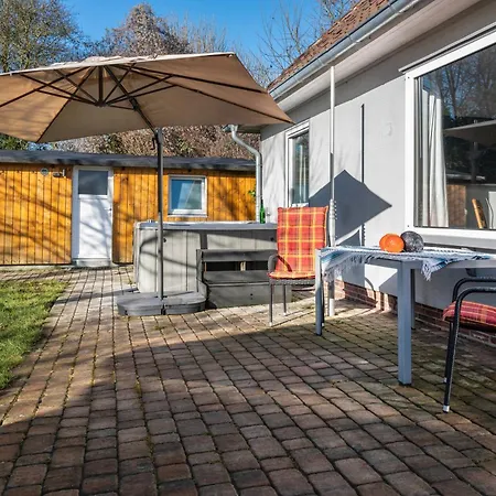 Vakantiehuis Wellness Oase Mit Whirlpool U Sauna Brunsbuttel