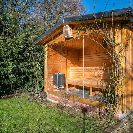 Wellness Oase Mit Whirlpool U Sauna Vakantiehuis