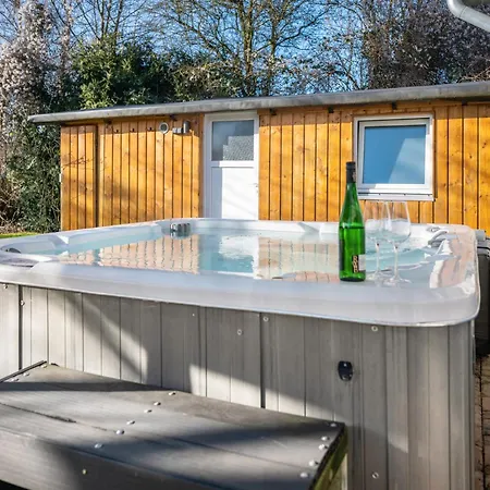 Wellness Oase Mit Whirlpool U Sauna Holiday home Brunsbuttel
