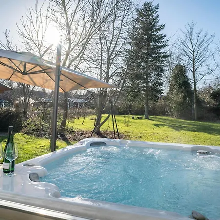 Holiday home Wellness Oase Mit Whirlpool U Sauna Brunsbuttel